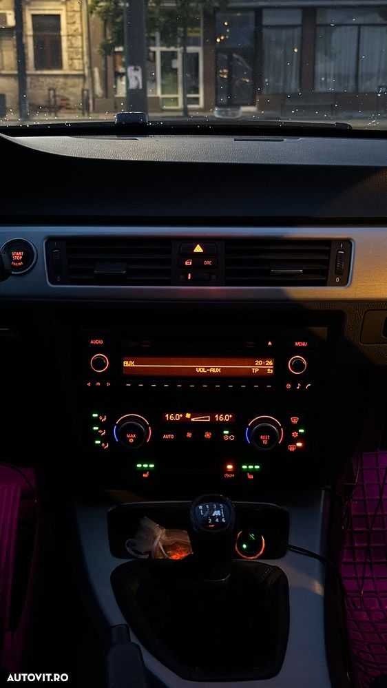 BMW Seria 3 320d - 12