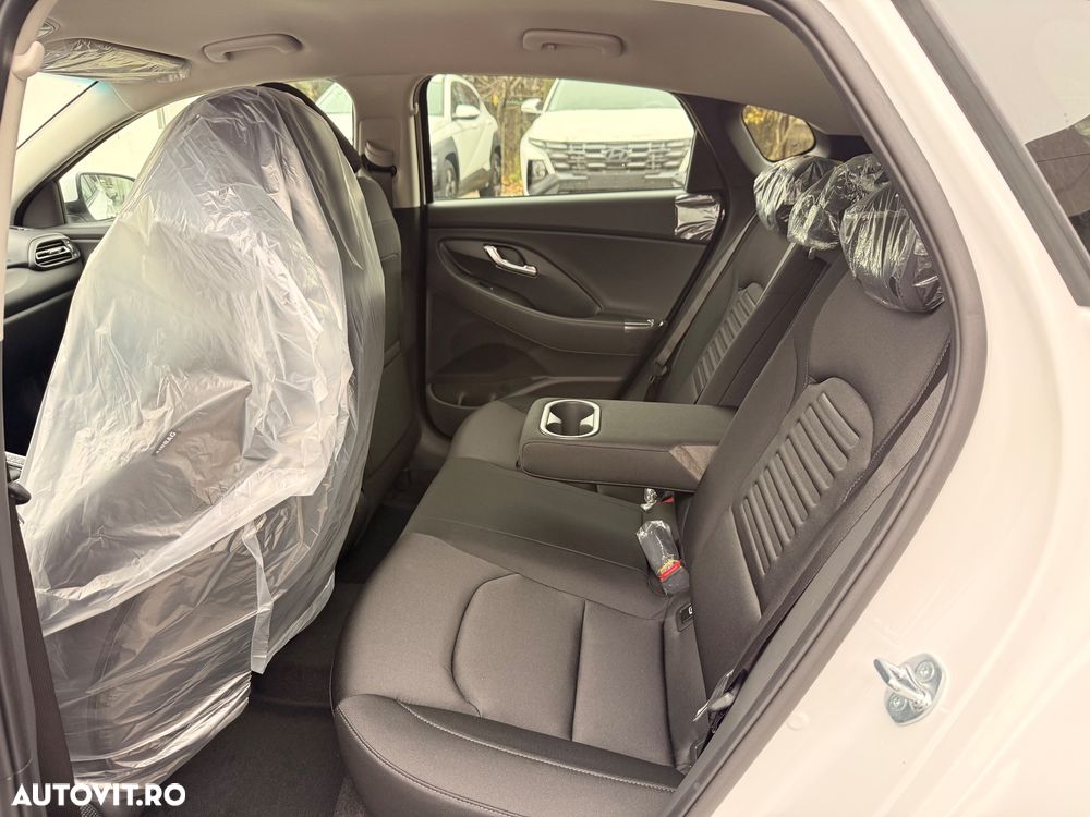 Hyundai i30 Fastback 1.5 T-GDI 140CP 7DCT MHEV Highway - 24