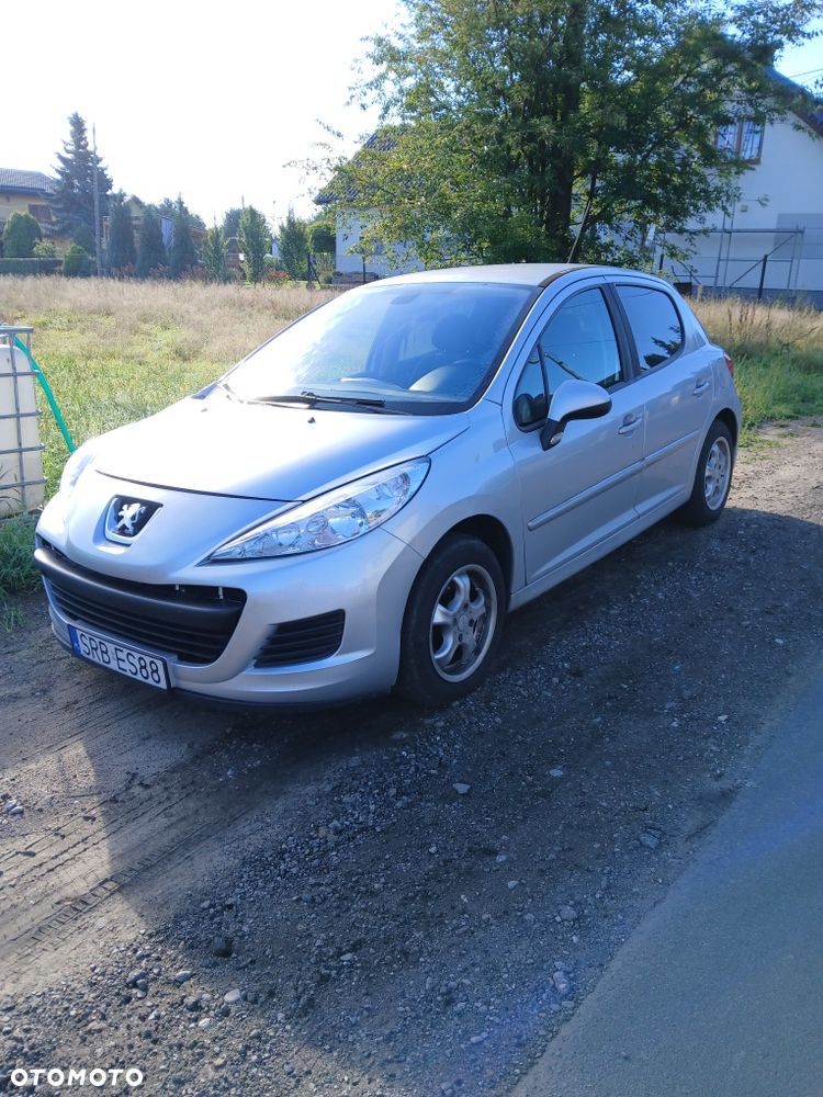 Peugeot 207 - 1