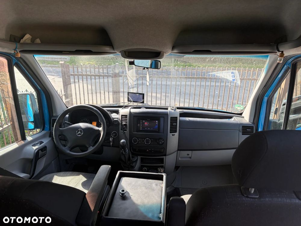 Mercedes-Benz Sprinter - 13