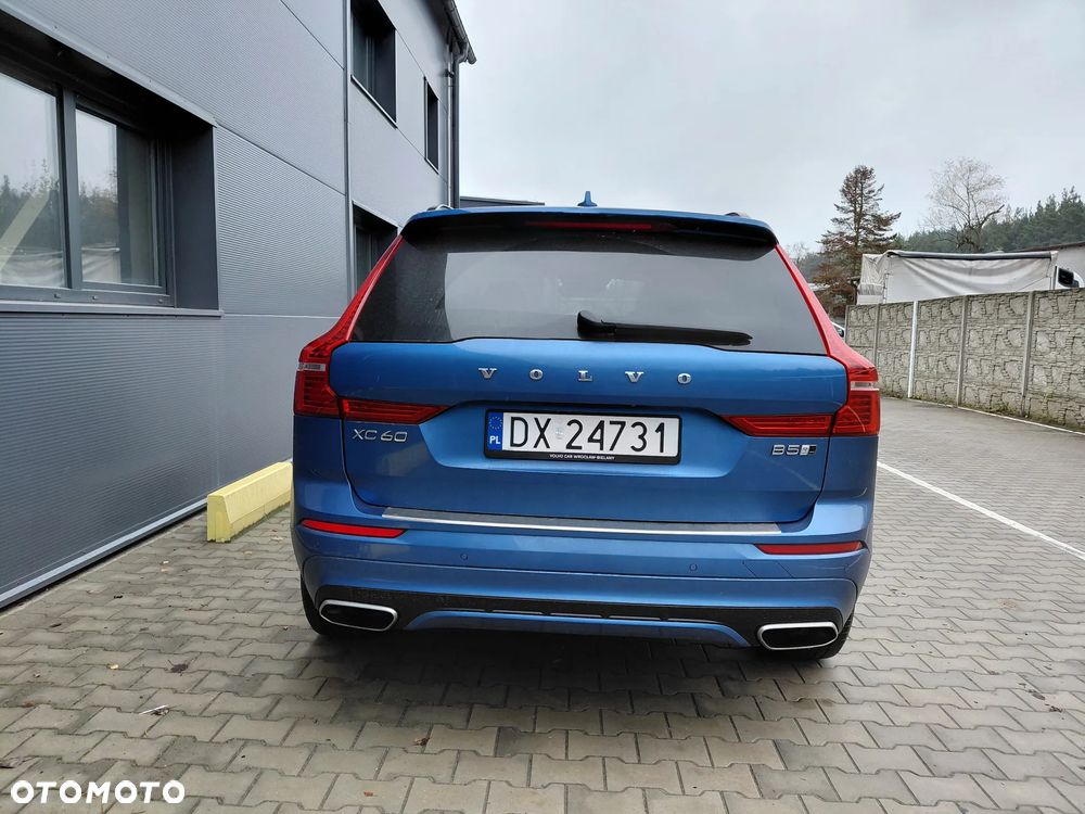 Volvo XC 60 B5 D AWD R-Design - 9