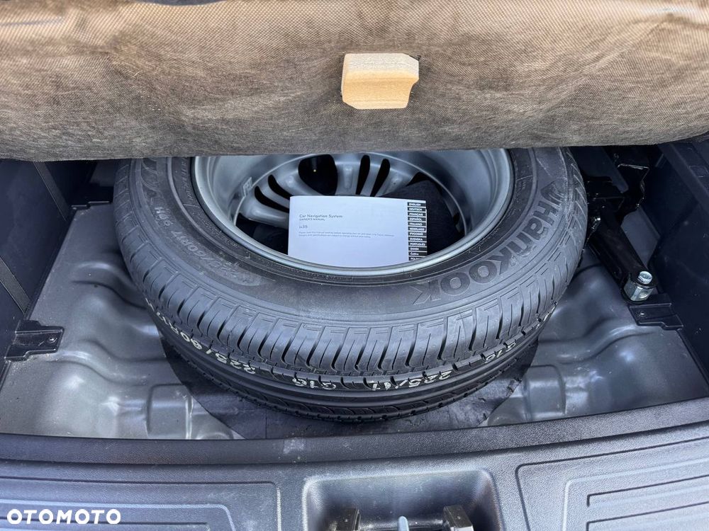 Hyundai ix35 1.7 CRDi 2WD blue Finale Gold - 32