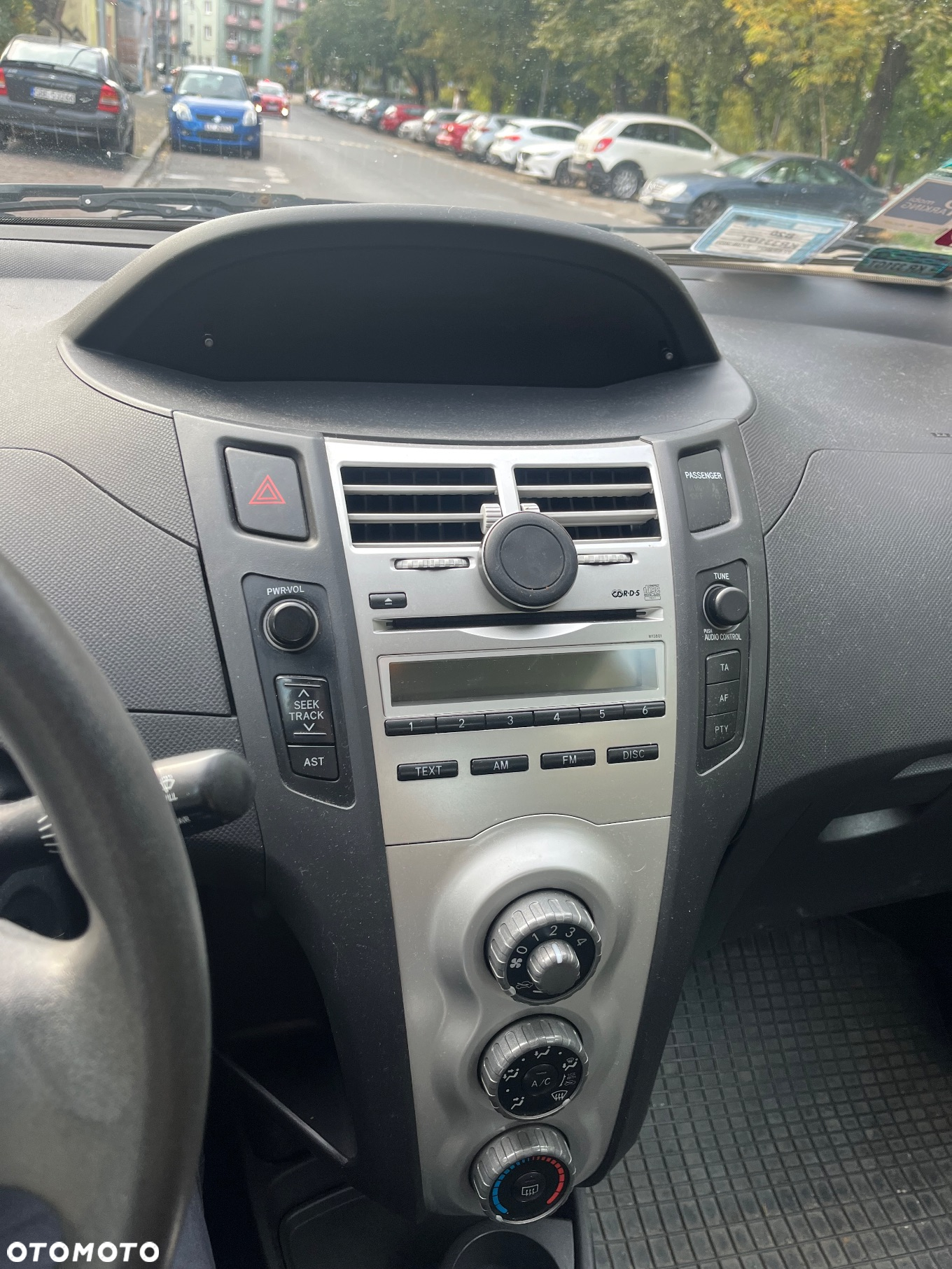 Toyota Yaris 1.3 Luna Premium - 9