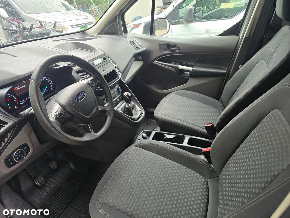 Ford Transit Connect - 17
