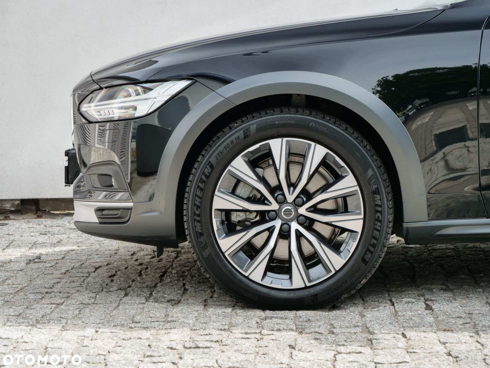 Volvo V90 Cross Country - 11