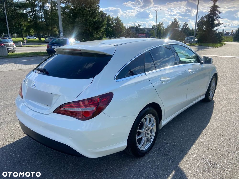 Mercedes-Benz CLA 180 7G-DCT - 5