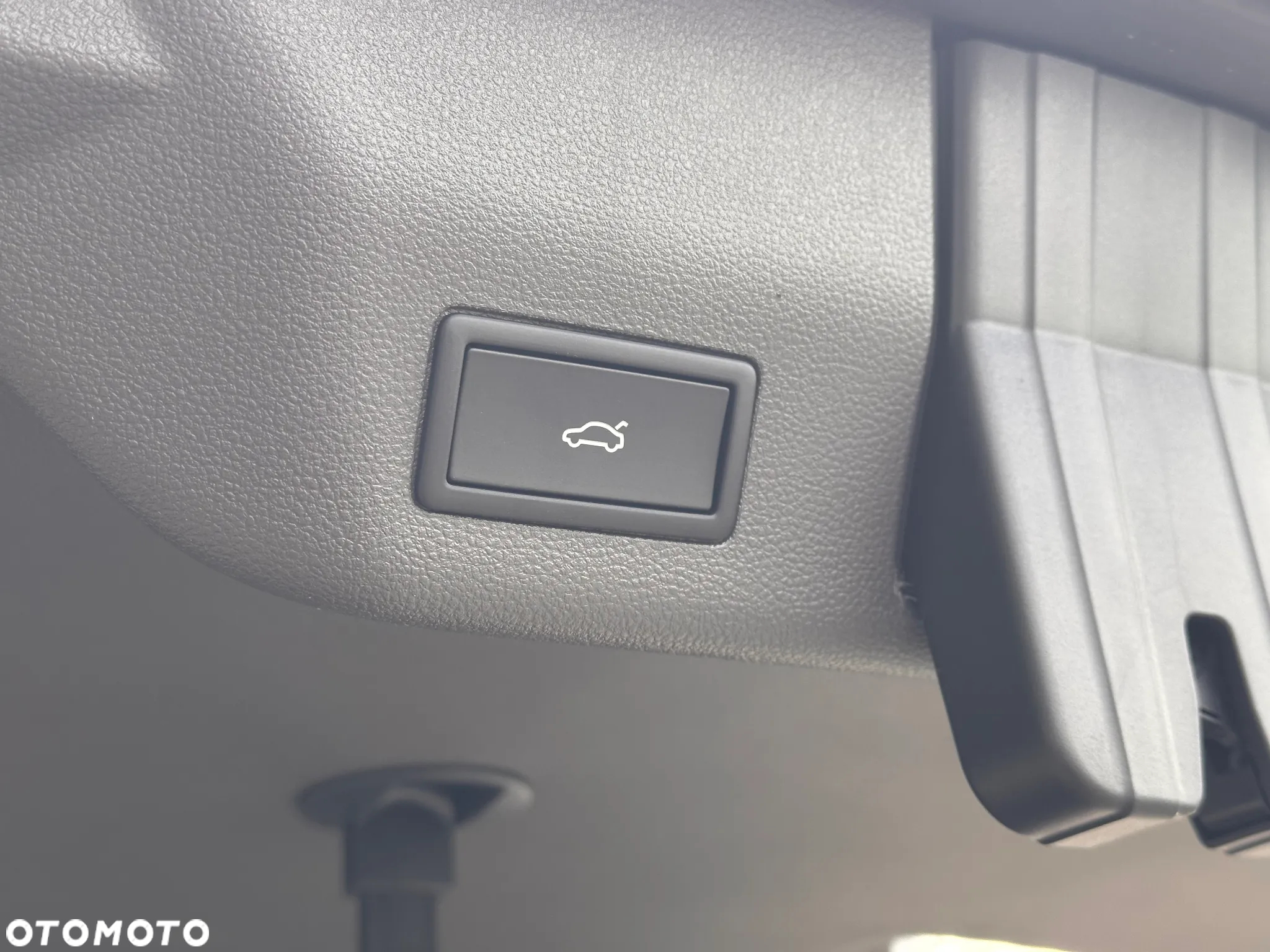 Volkswagen Multivan 2.0 TSI L2 Style DSG - 8