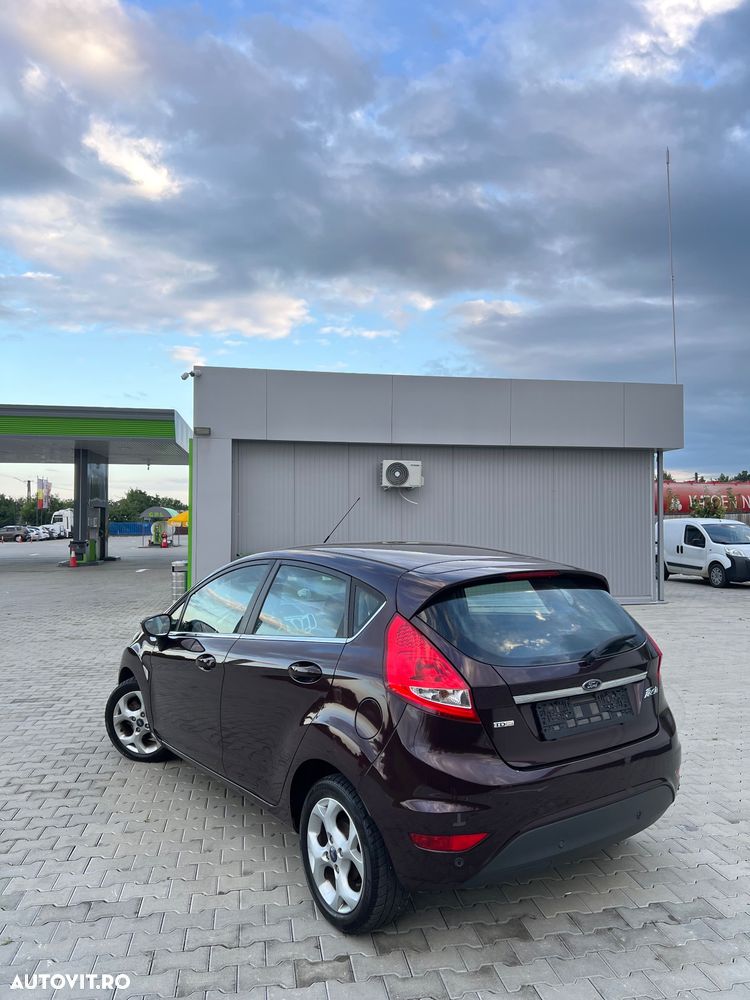 Ford Fiesta 1.6 TDCi DPF Titanium - 4