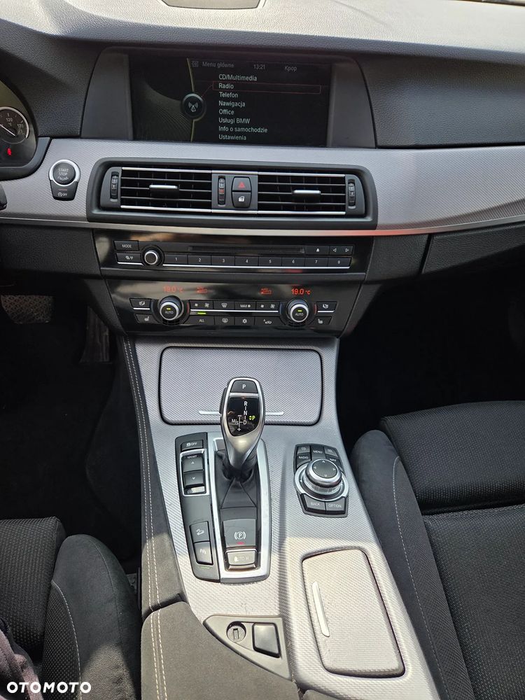 BMW Seria 5 528i xDrive - 10