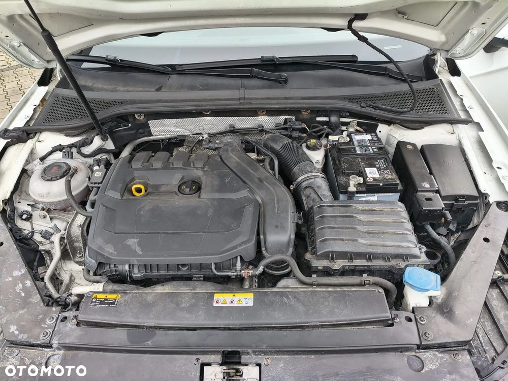 Volkswagen Passat - 11