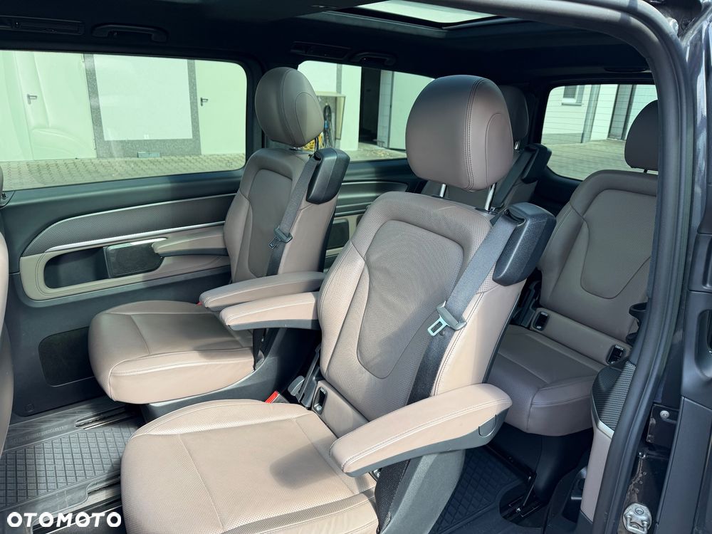 Mercedes-Benz Klasa V - 9