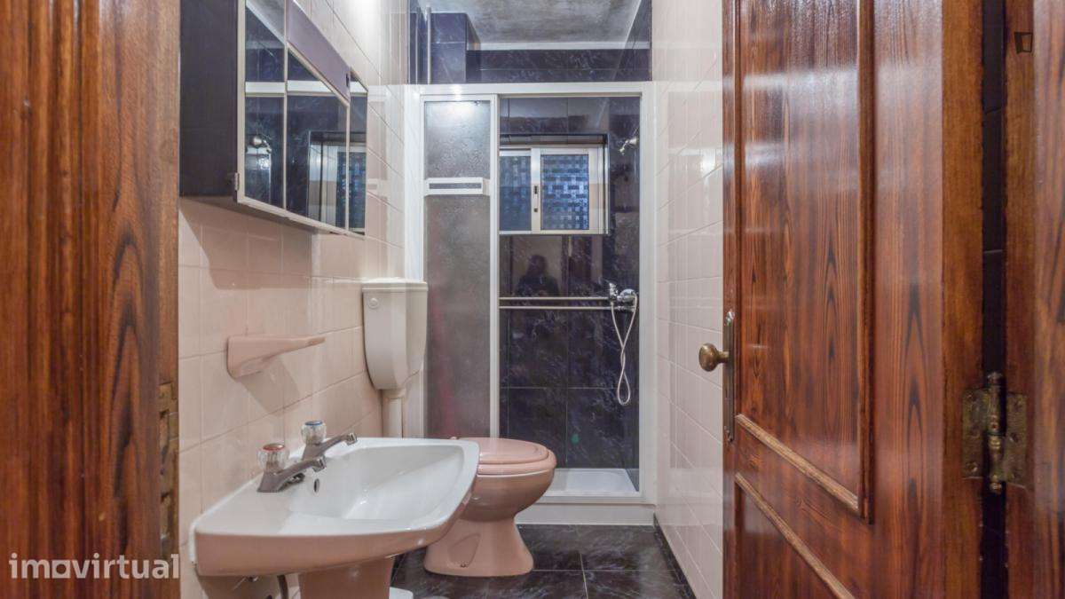 Quarto - localizado em Maia - Grande imagem: 4/30