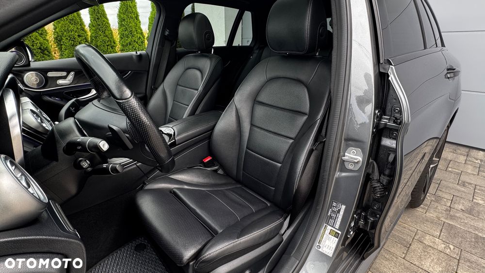 Mercedes-Benz Klasa C 300 9G-TRONIC AMG Line - 15