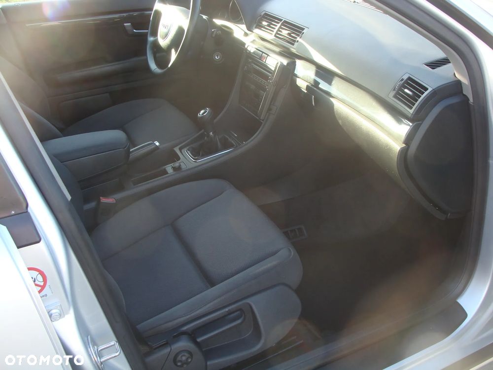 Audi A4 Avant - 10
