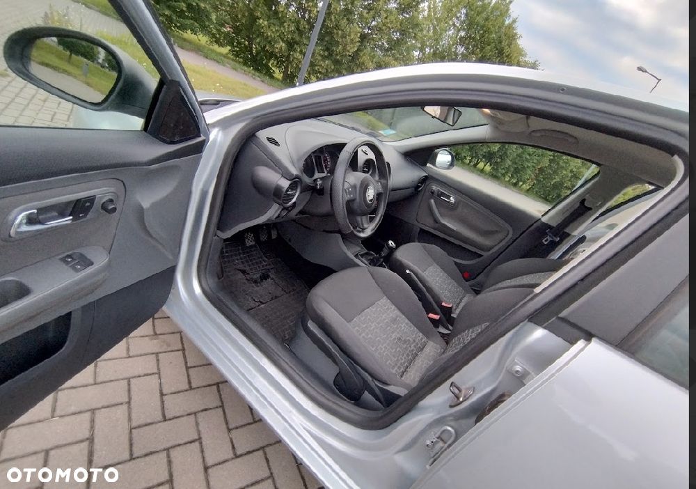 Seat Ibiza 1.6 16V Reference - 17