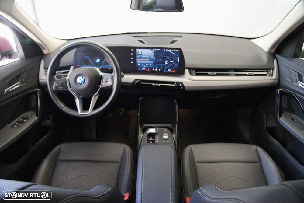 BMW iX2 eDrive20 - 23