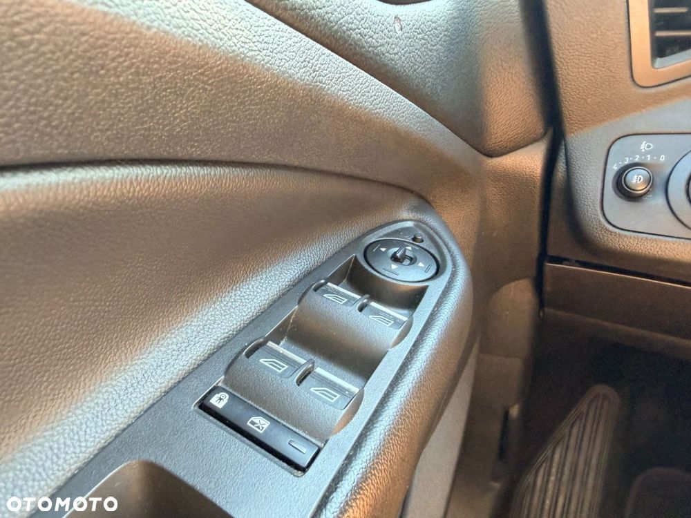 Ford Kuga - 21