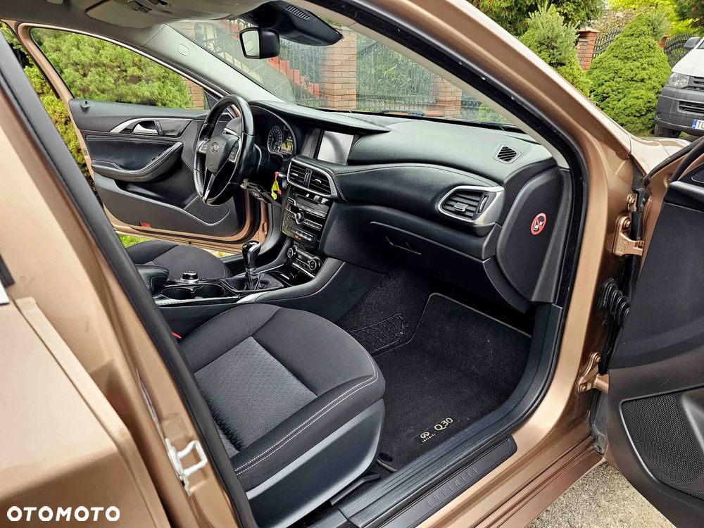 Infiniti Q30 1.6t Premium - 20