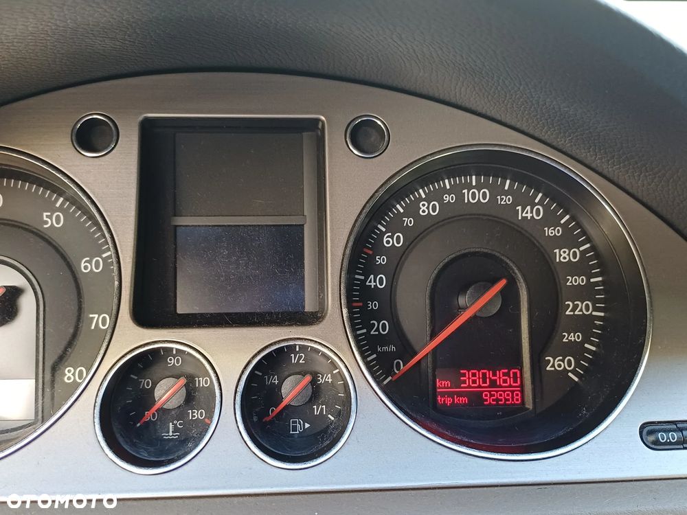 Volkswagen Passat - 8