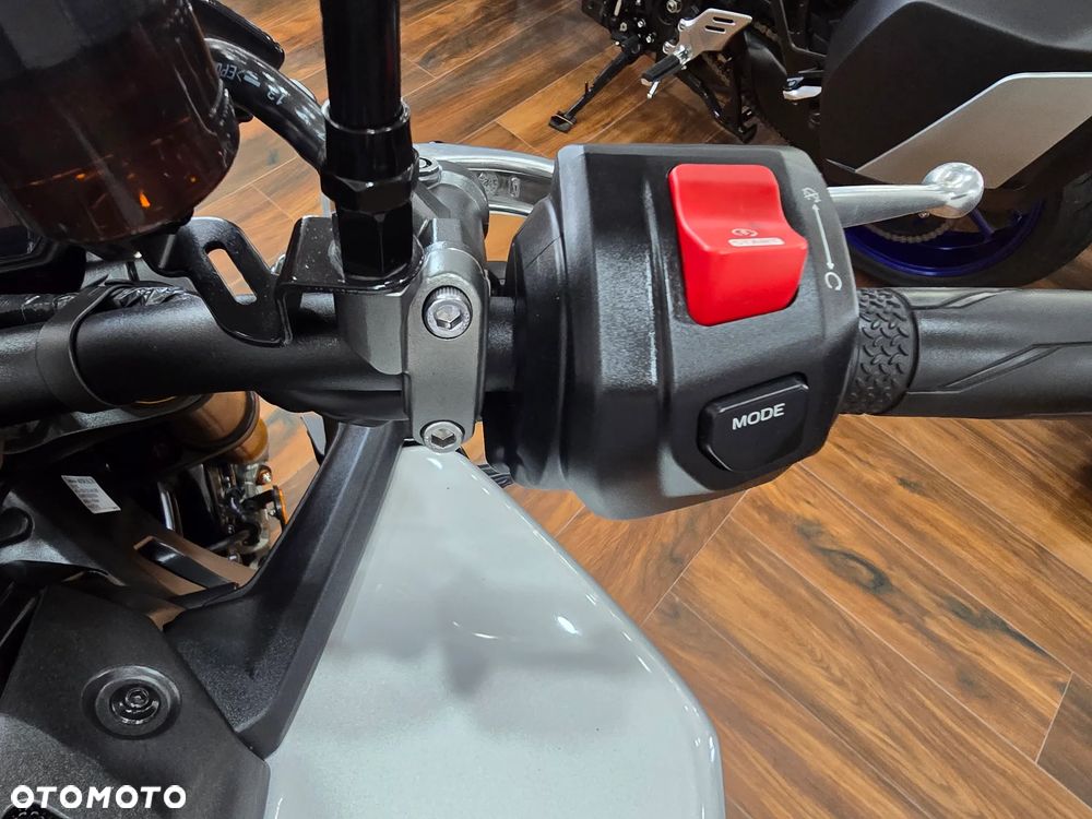 Yamaha MT - 19