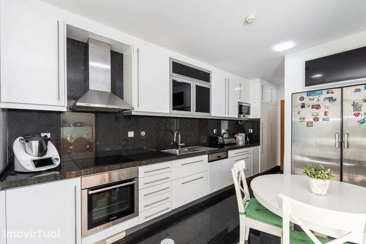 Praia APARTAMENTO T4 SEGUNDA LINHA DE PRAIA ESPINHO - Grande imagem: 2/31