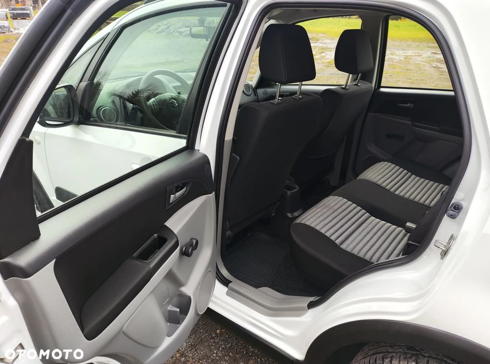 Suzuki SX4 1.6 VVT 4x4 Comfort - 18