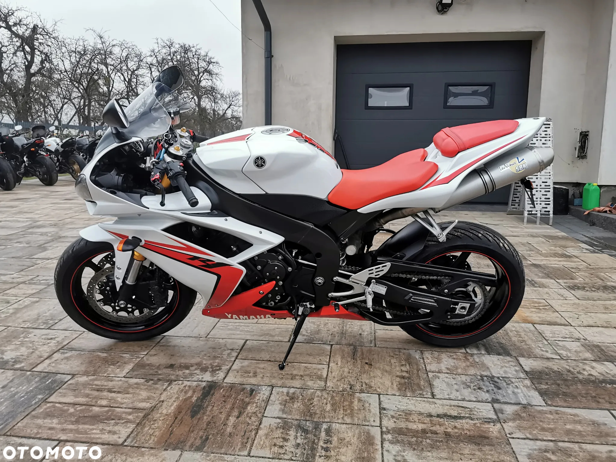 Yamaha R1 - 5