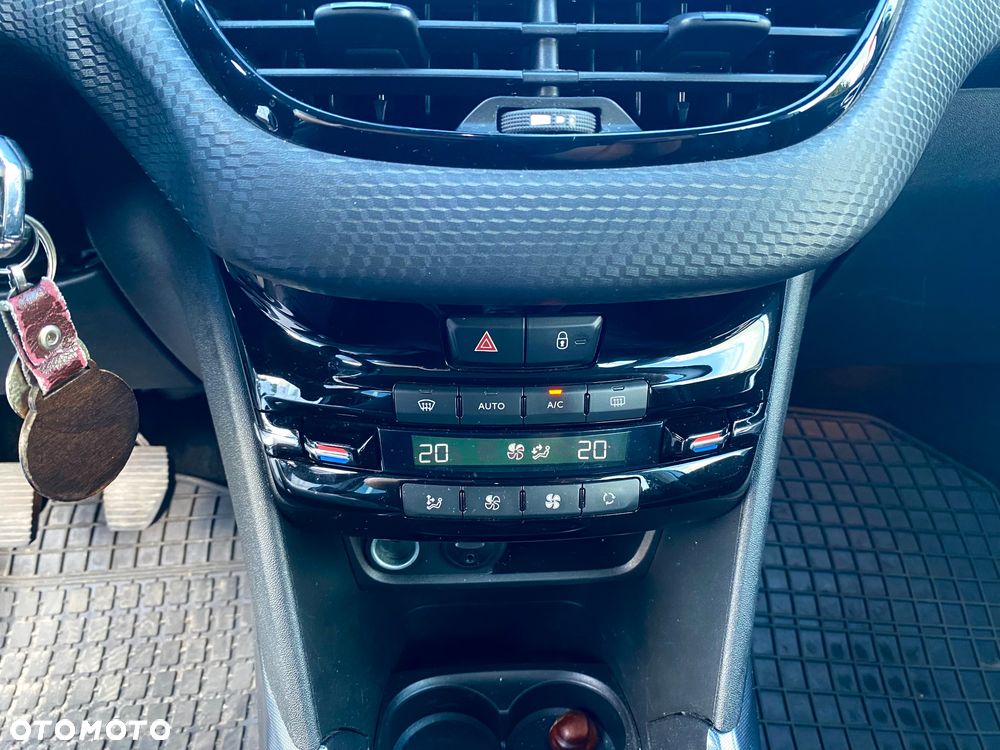 Peugeot 2008 - 18