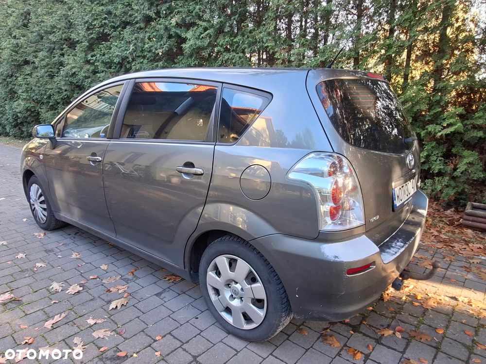 Toyota Corolla Verso - 4