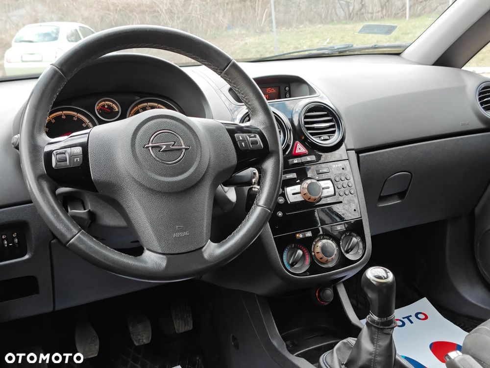 Opel Corsa 1.2 16V Cosmo - 6