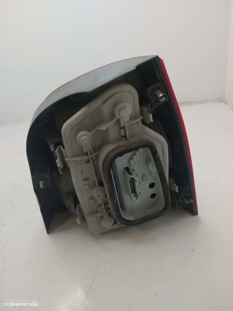 Farolim Stop Esq Volkswagen Polo (9N_) - 4