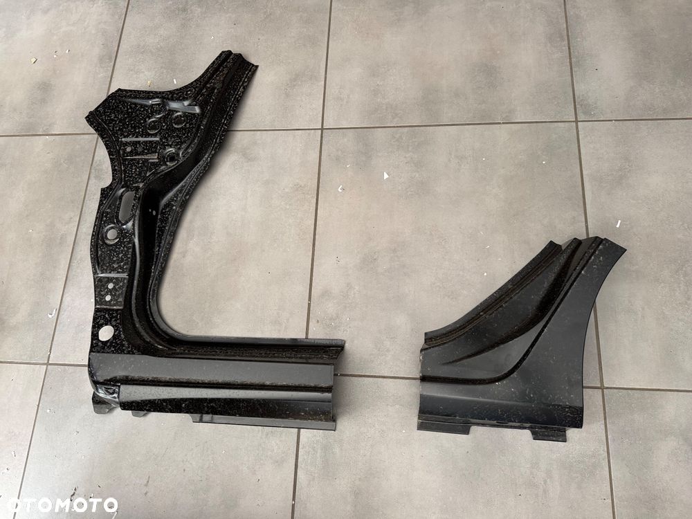 Honda Jazz IV 16- poszycie słupka progu