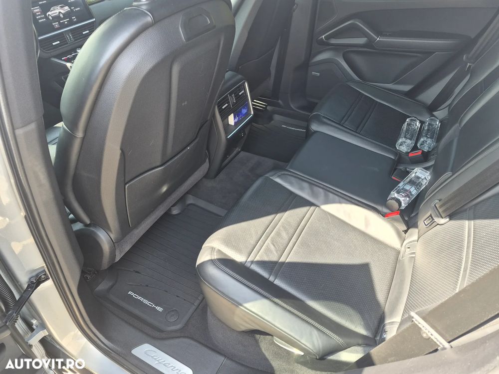 Porsche Cayenne - 20