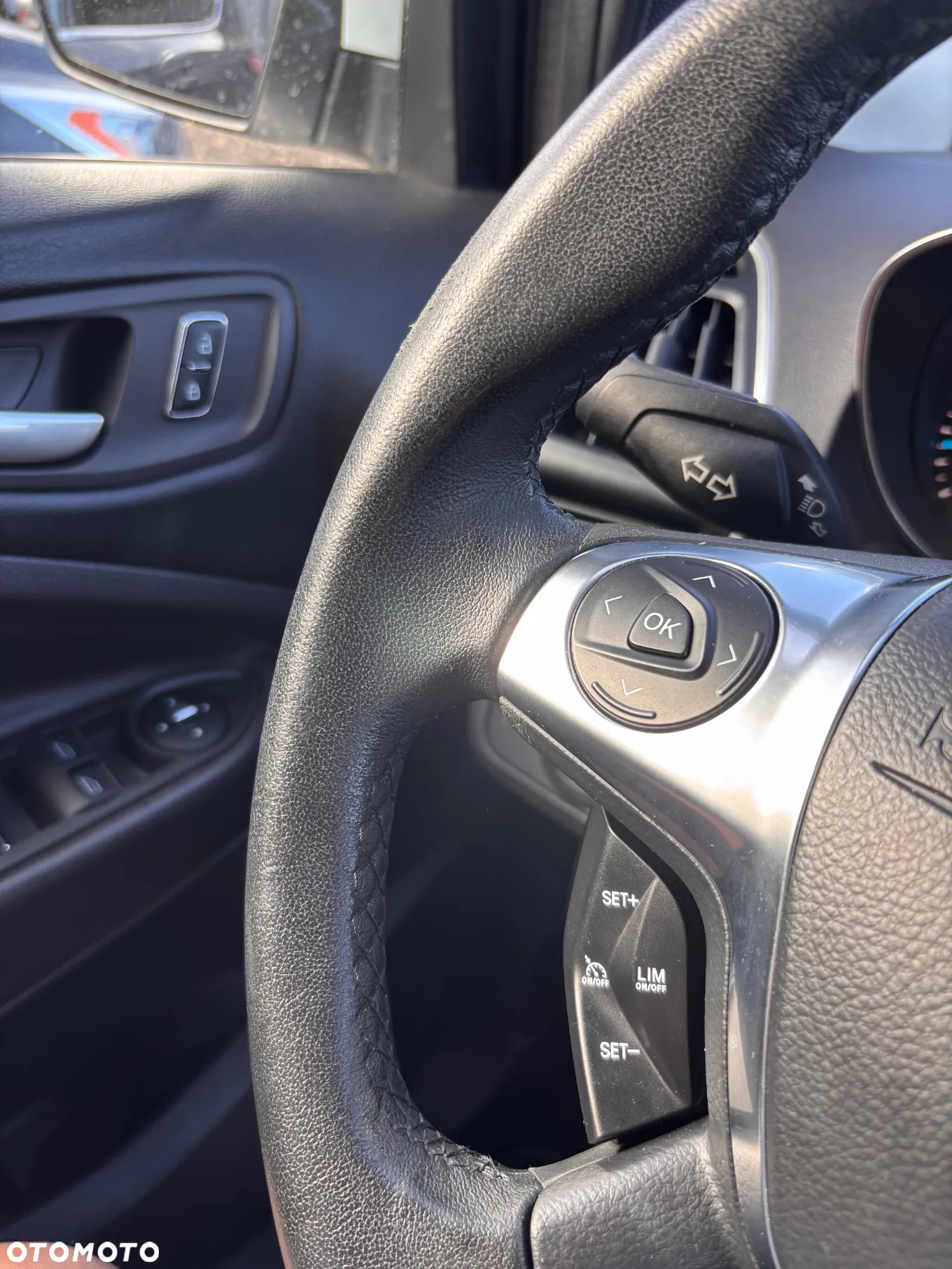 Ford Kuga 1.6 EcoBoost 2x4 Titanium - 28