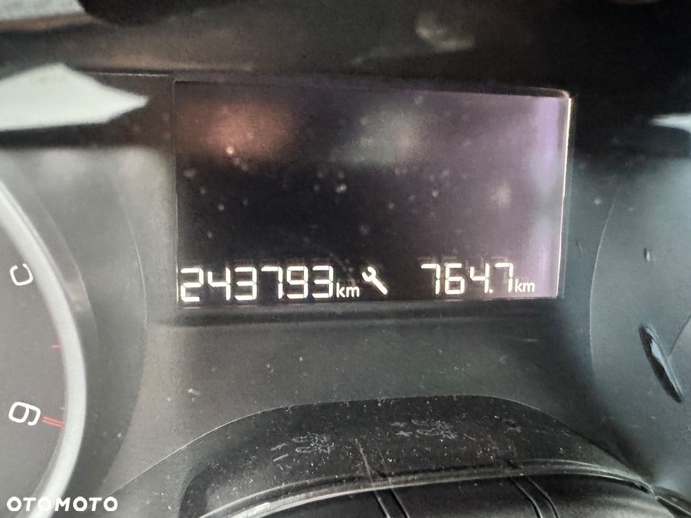 Peugeot 2008 1.6 BlueHDi Style - 17