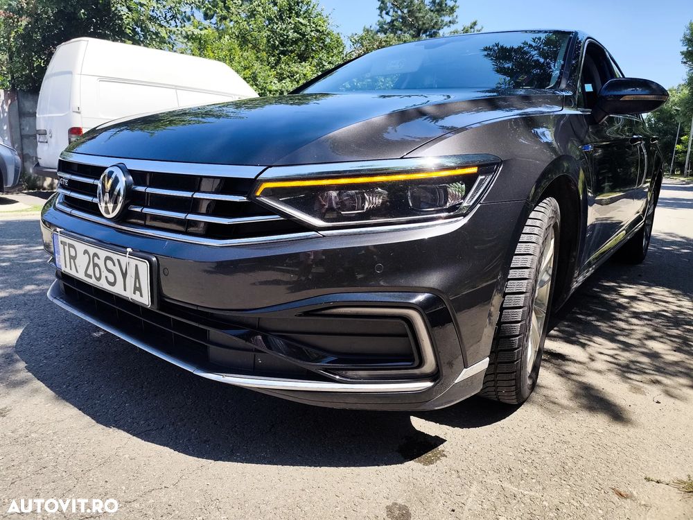Volkswagen Passat - 2