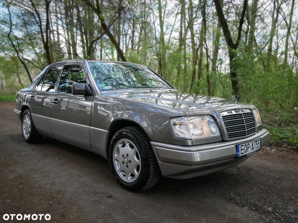Mercedes-Benz W124 (1984-1993) - 23