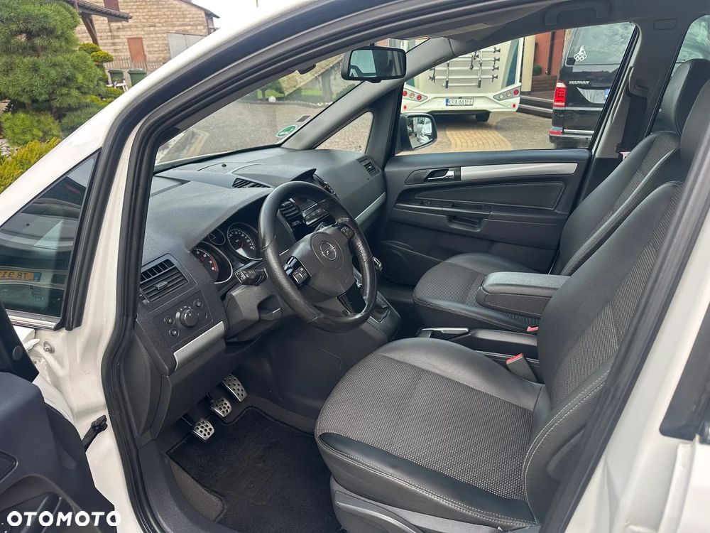 Opel Zafira - 8