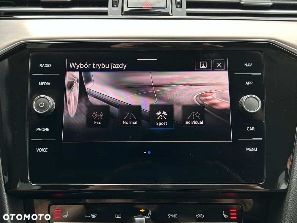 Volkswagen Passat Variant 2.0 TDI EVO Elegance DSG - 33