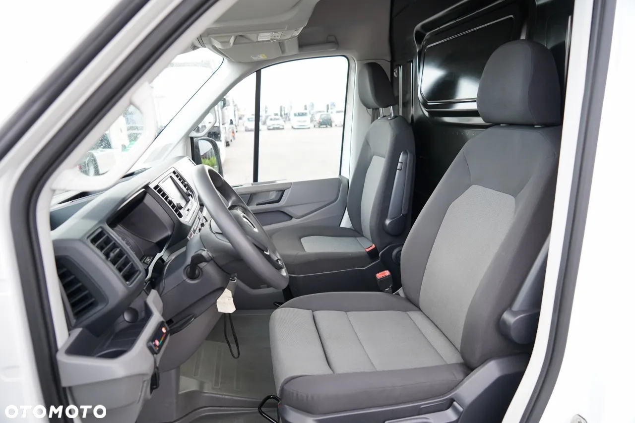 Volkswagen CRAFTER  / 2.0 D / FURGON BLASZAK / NAJAZD ALUMINIOWY /  DMC: 3500 KG / 2018 ROK / SPROWADZONY / PO KONTRAKCIE SERWISOWYM - 29