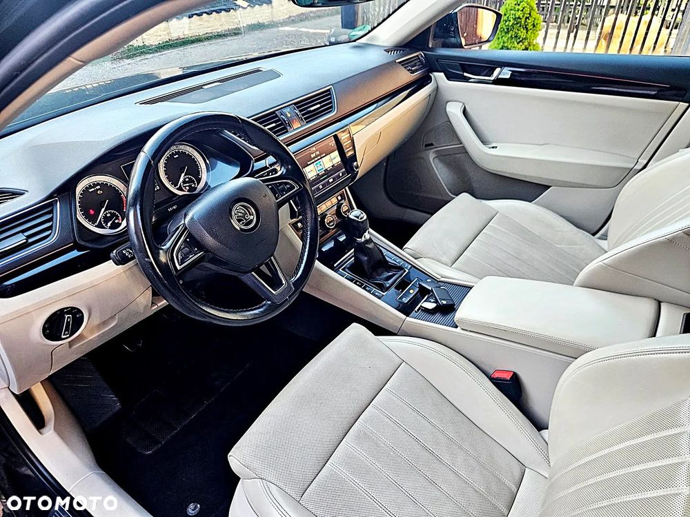 Skoda Superb 2.0 TDI DSG L&K - 11