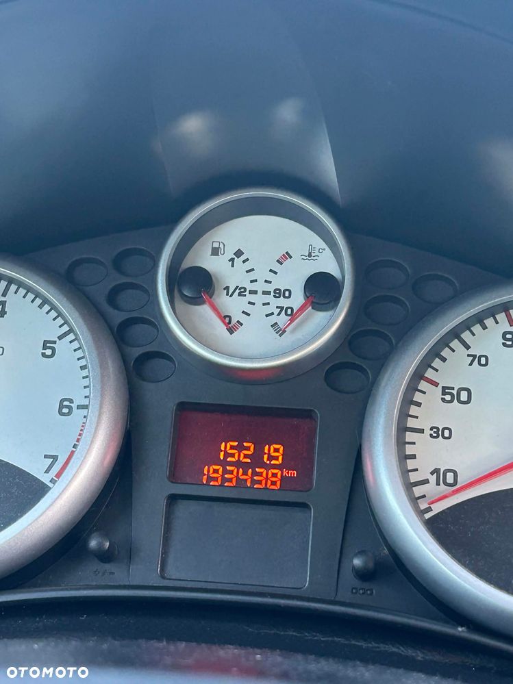 Peugeot 207 1.4 - 8
