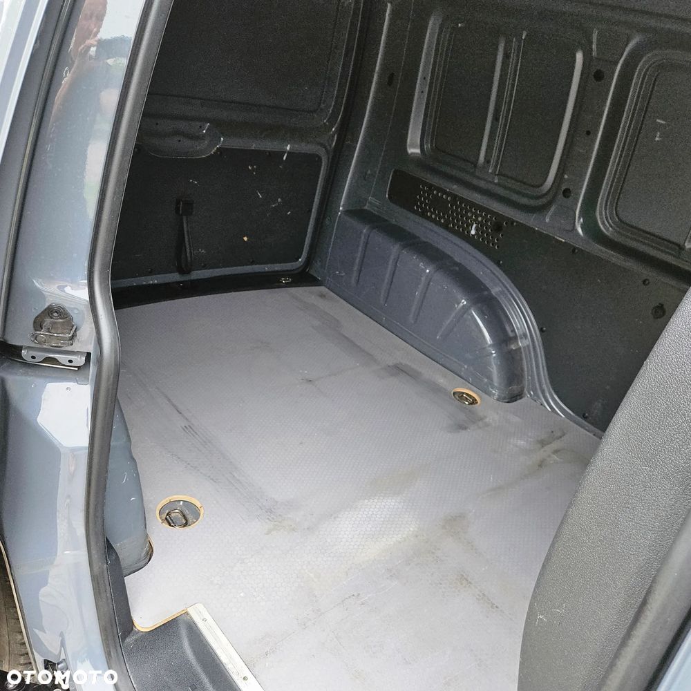 Volkswagen Caddy - 18