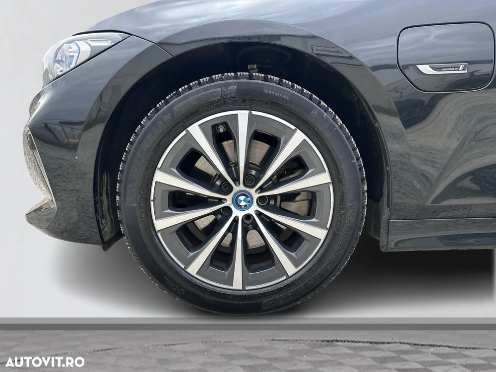 BMW Seria 3 320e Aut. - 13