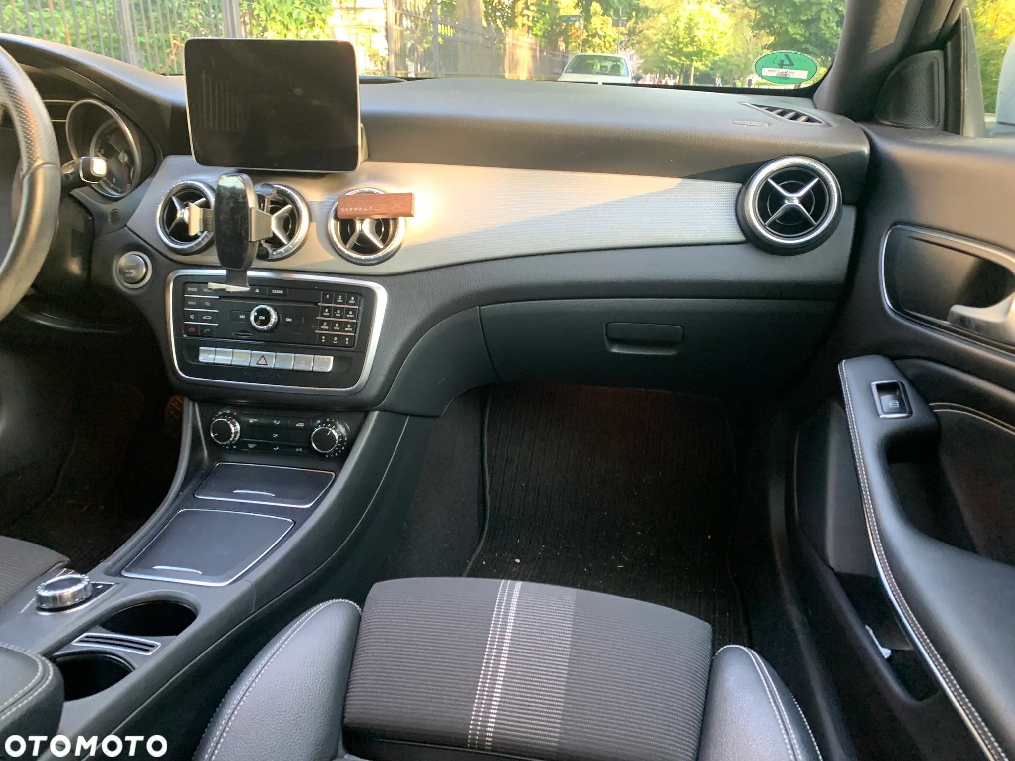 Mercedes-Benz CLA 200 7G-DCT - 10