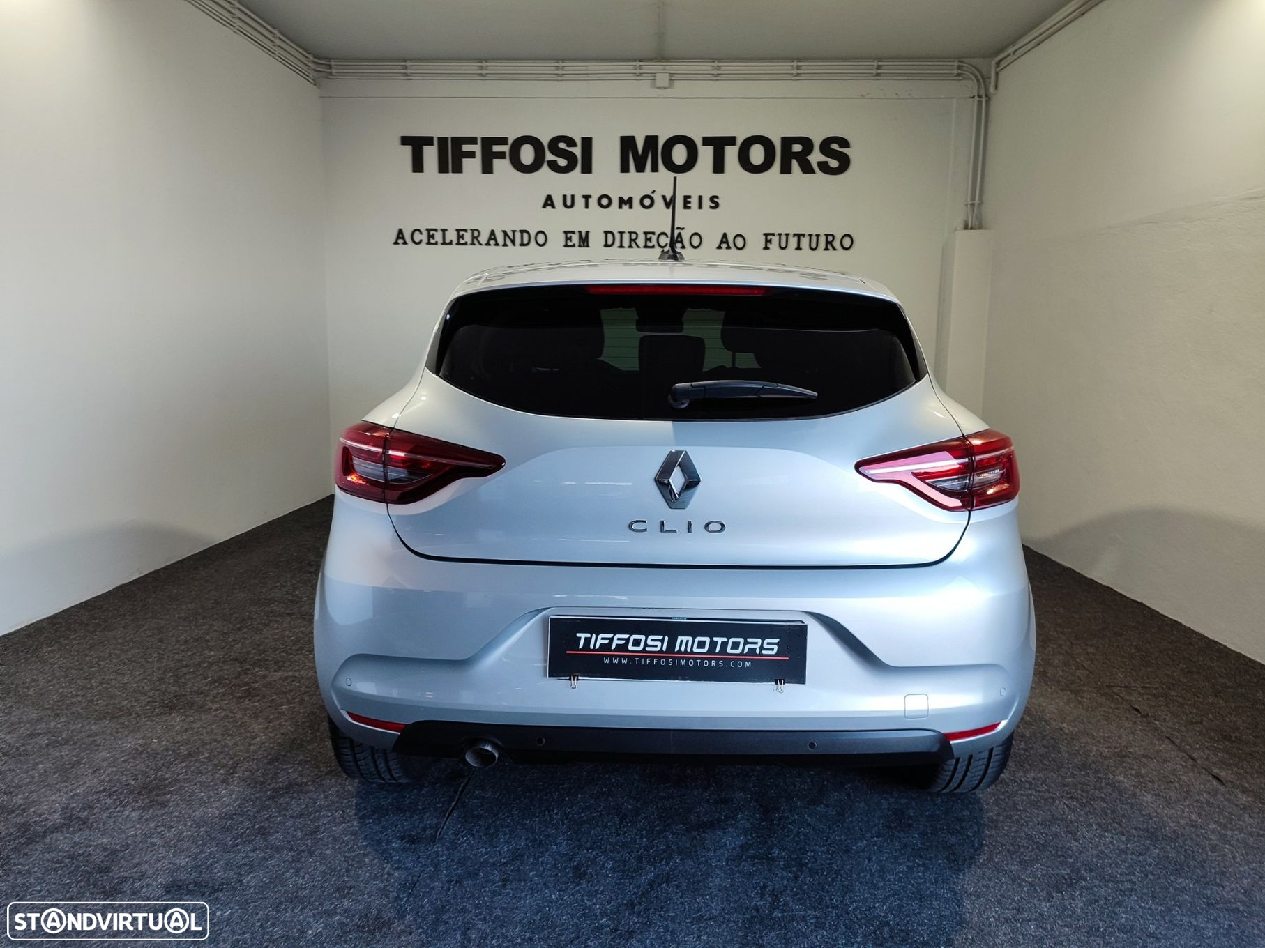 Renault Clio 1.0 TCe Techno Bi-Fuel - 8