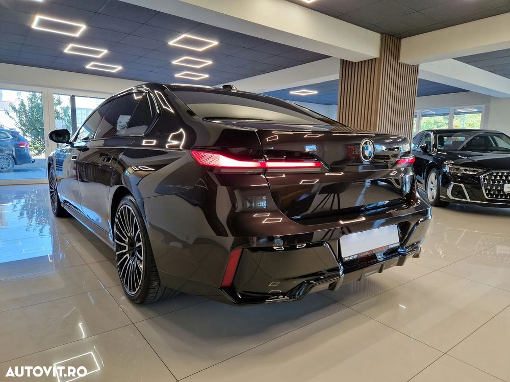 BMW Seria 7 740d xDrive MHEV - 24