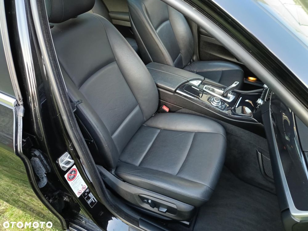 BMW Seria 5 518d - 15