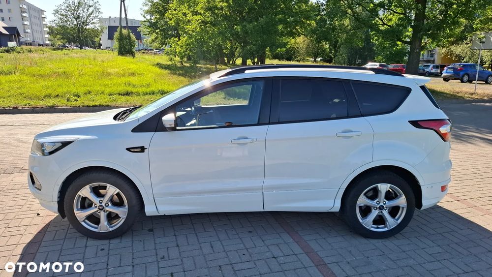 Ford Kuga 1.5 EcoBoost 2x4 ST-Line - 2