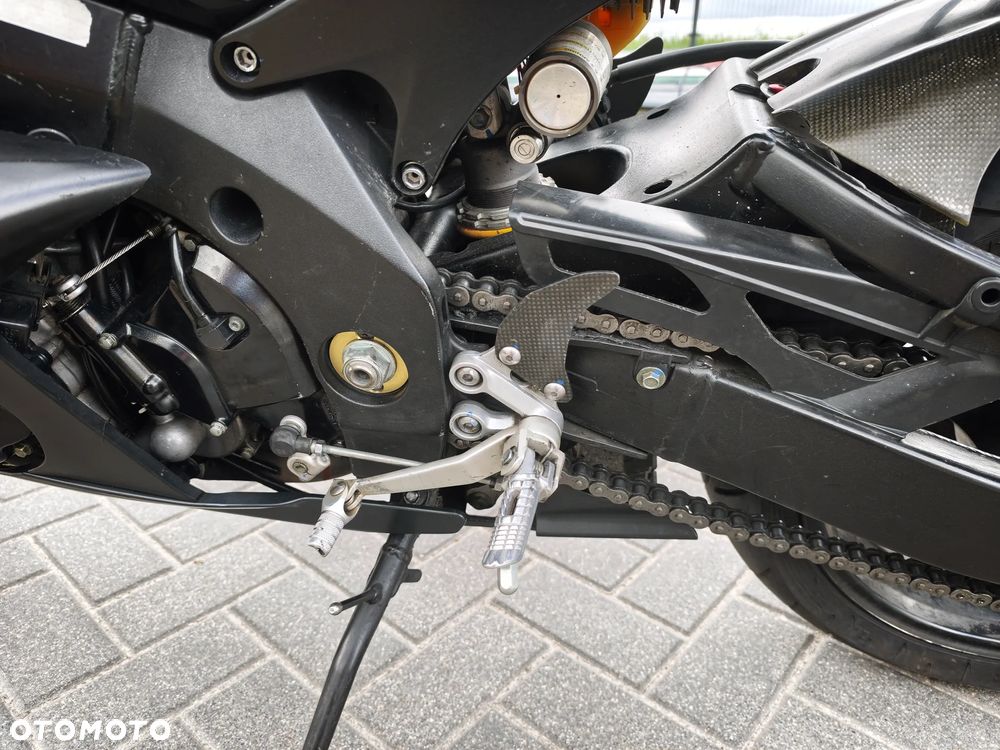 Suzuki GSX-R - 30